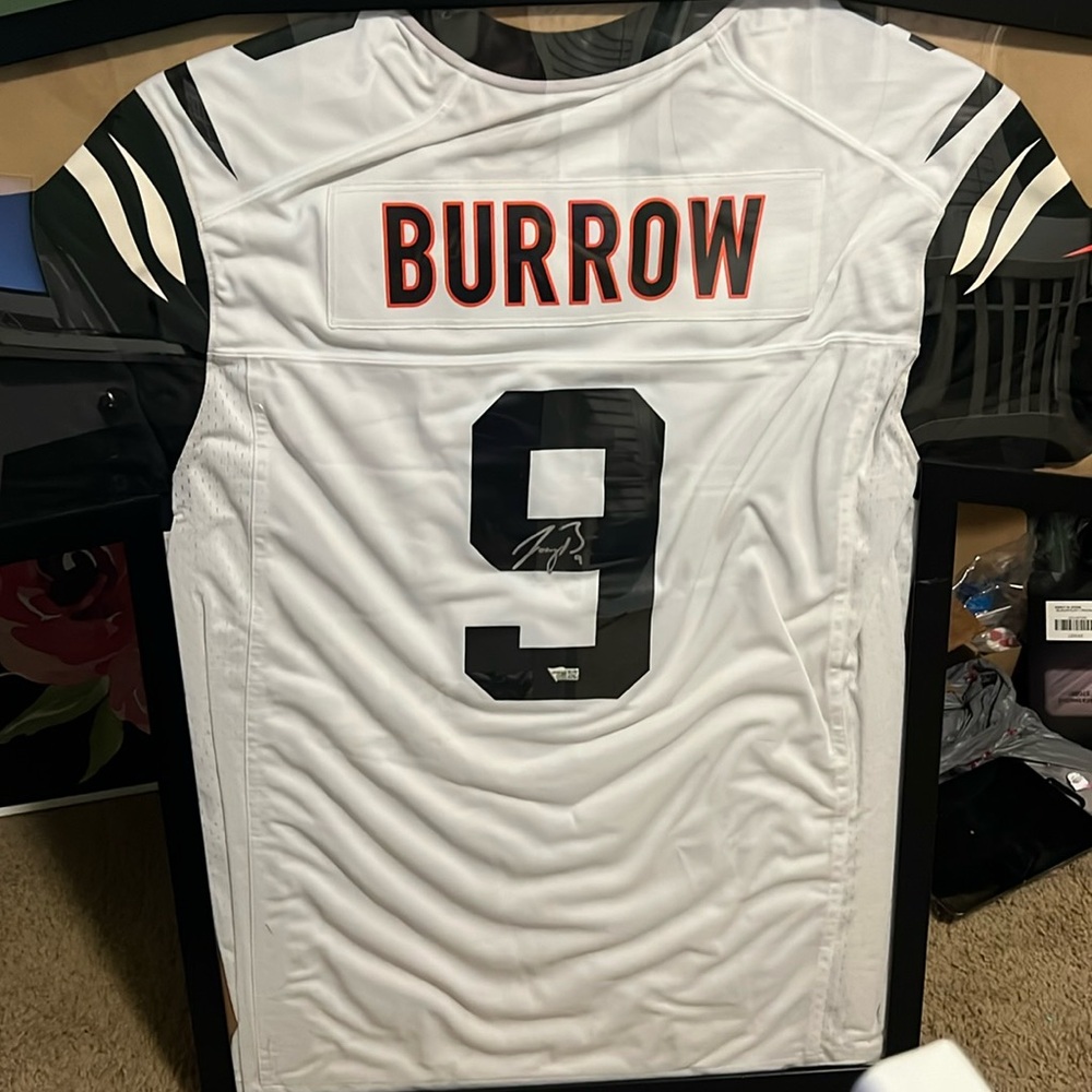 Joe Burrow autographed jersey